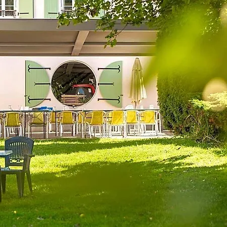 Hotel Logis - Le Col De L'arc 3*
