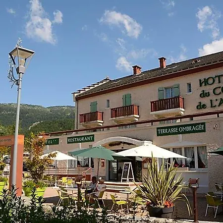 Hotel Logis - Le Col De L'arc Lans-en-Vercors